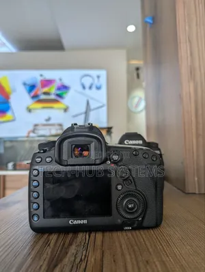 Canon Eos 5d Mark Iv DSLR Camera