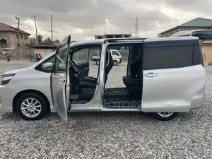 Toyota Voxy V 2WD 7-Seater 2015 Silver