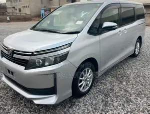 Toyota Voxy V 2WD 7-Seater 2015 Silver