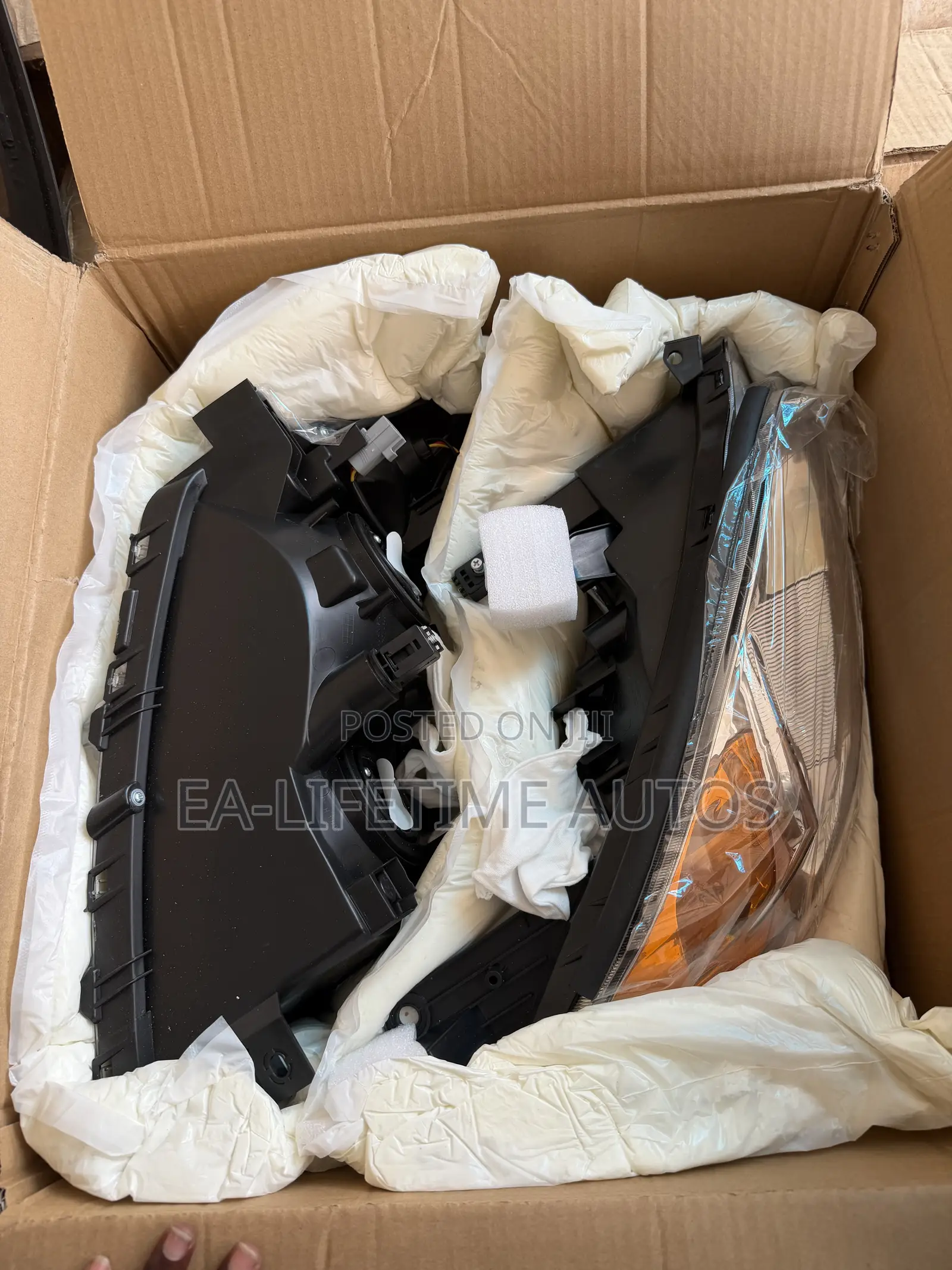 09- 12 Toyota Rav-4 Headlight
