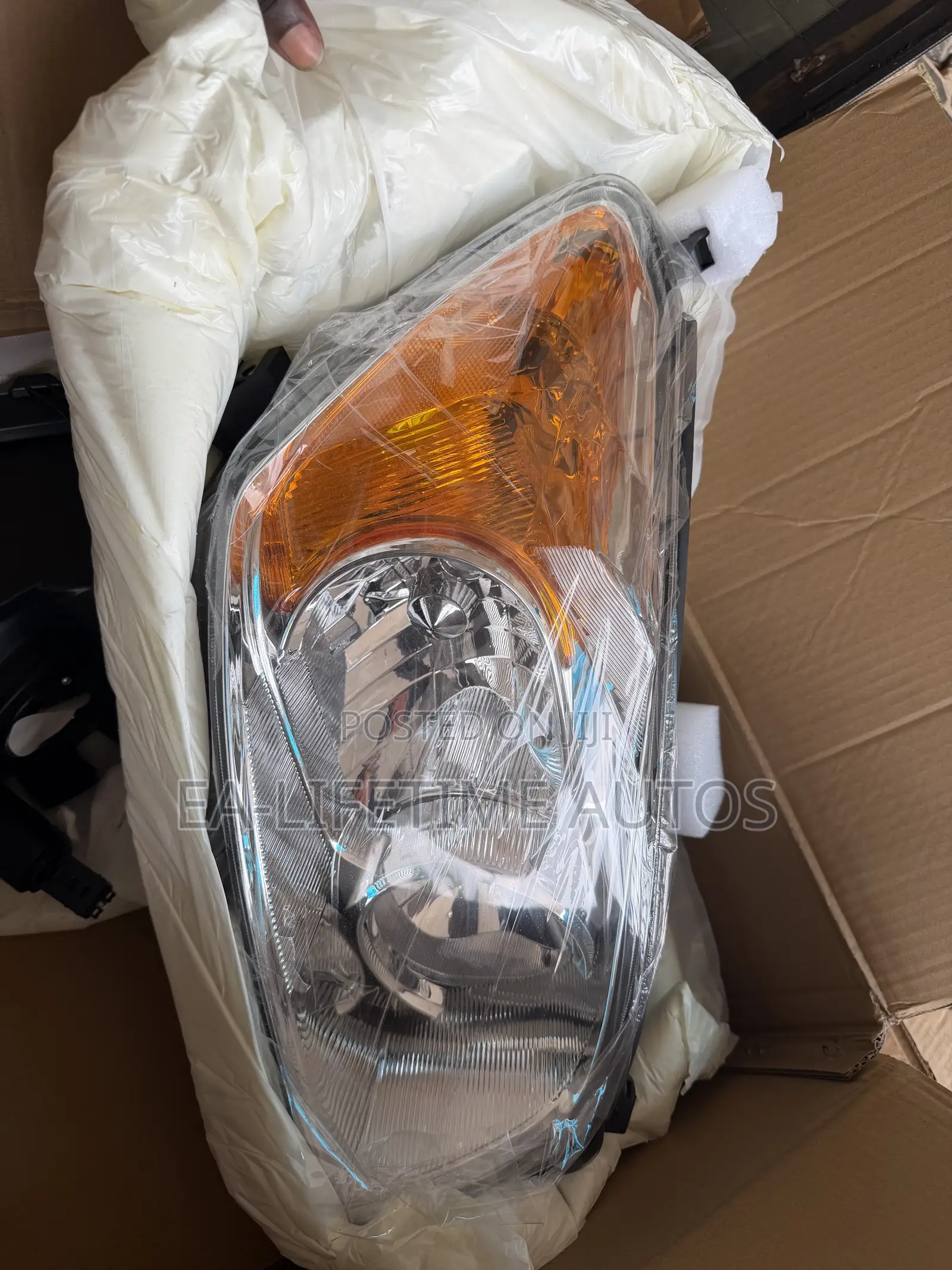 09- 12 Toyota Rav-4 Headlight