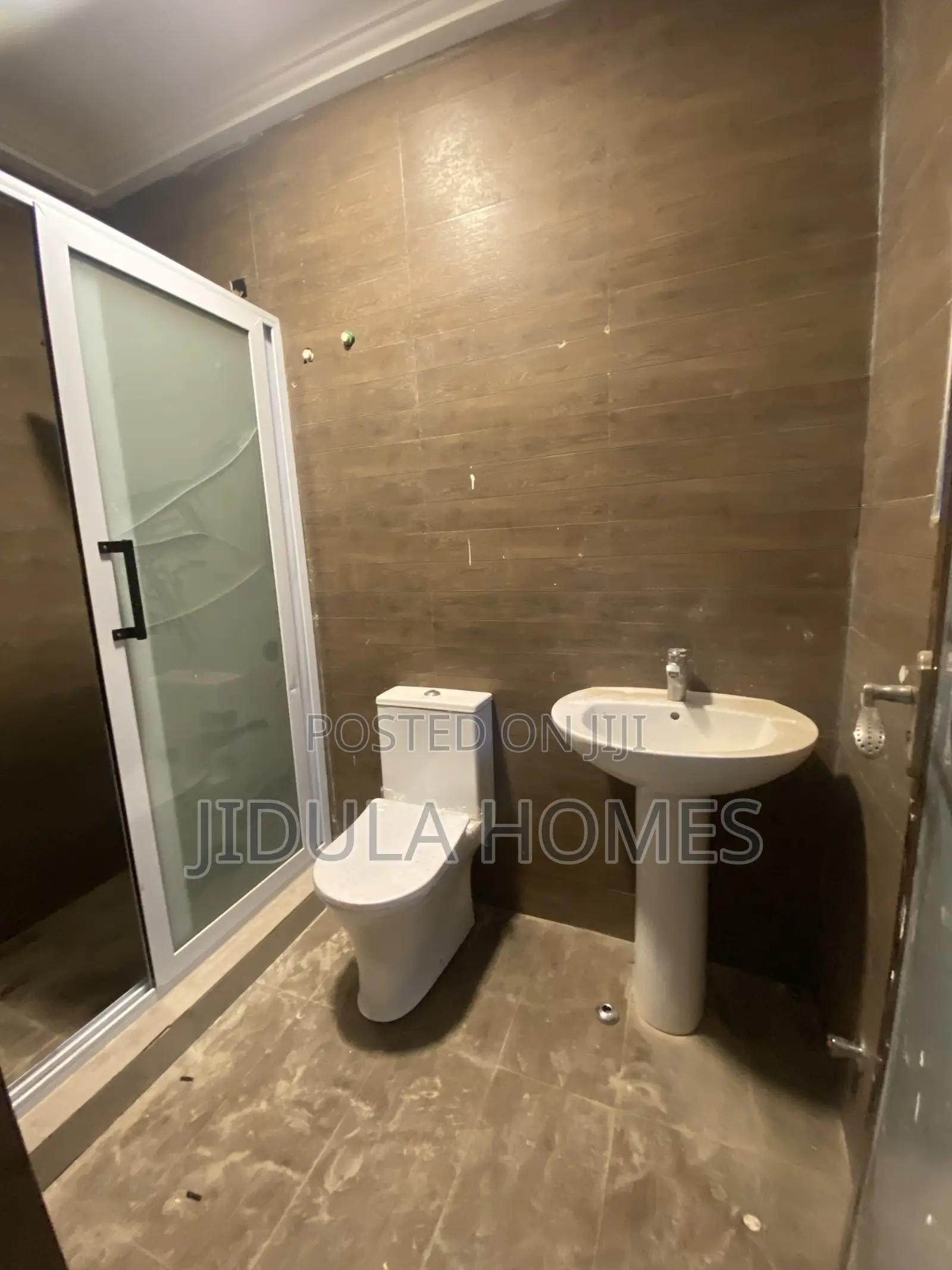 3bdrm House in East Legon Hills, School Junction for rent