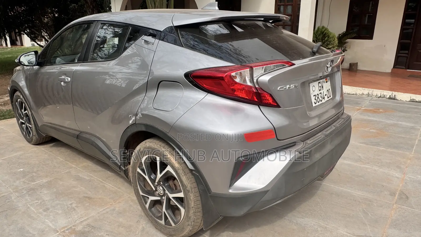 Toyota C-HR XLE FWD Sport Utility (2.0L 4cyl 2AM) 2018 Gray