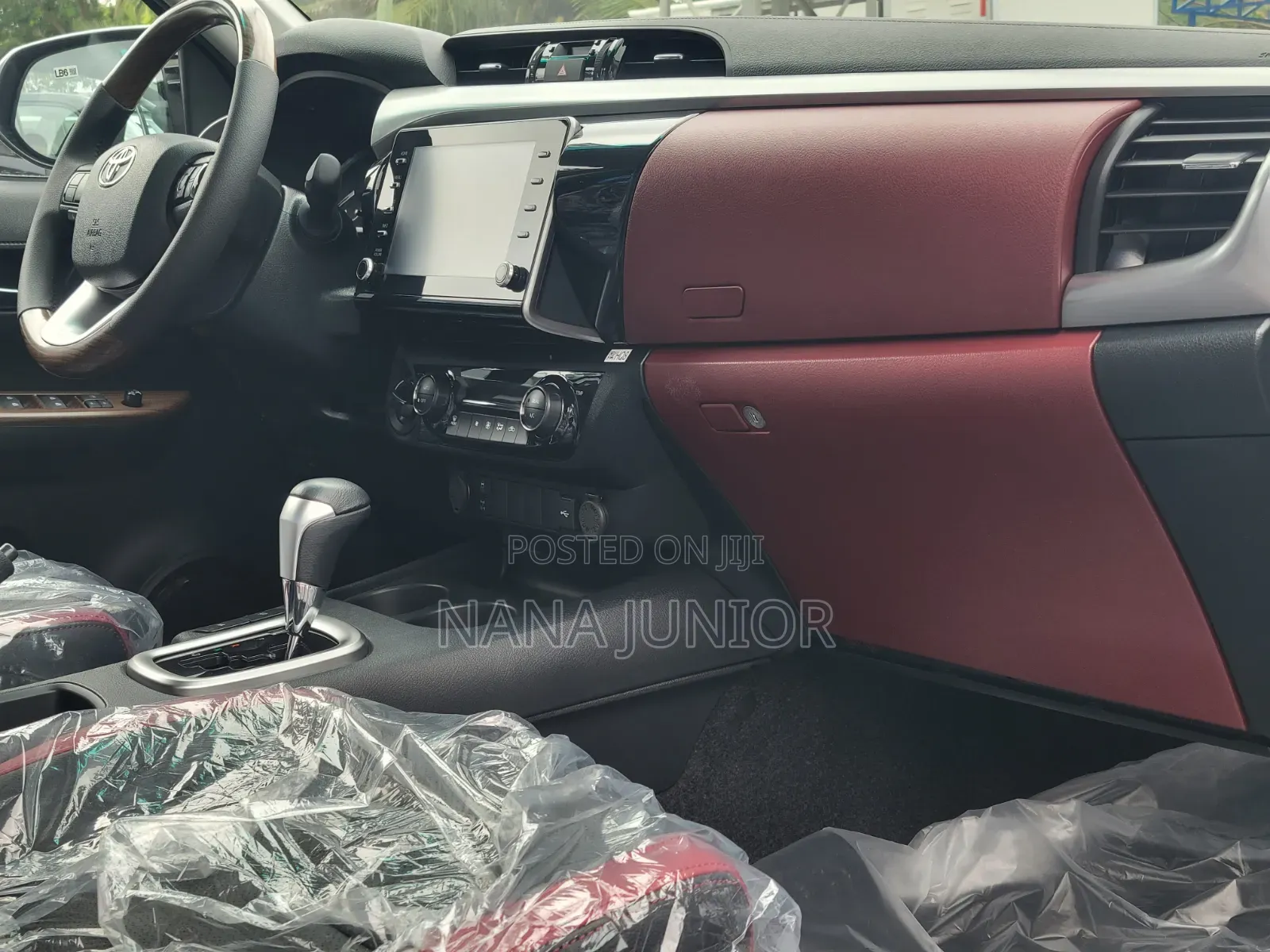 New Toyota Hilux 2025 Silver