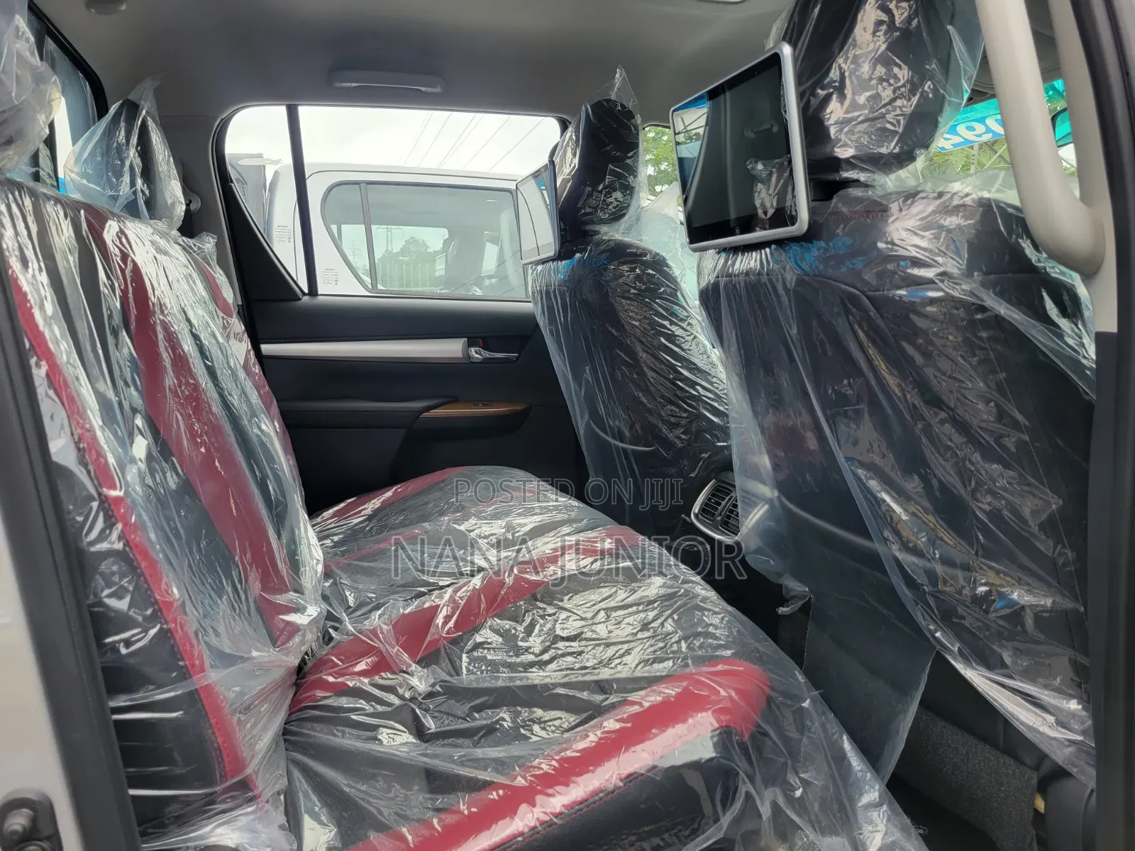 New Toyota Hilux 2025 Silver