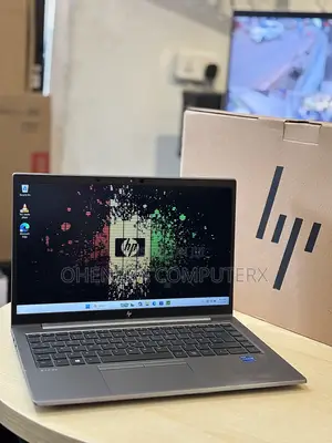 New Laptop HP ZBook Firefly G8 16GB Intel Core i7 SSD 512GB