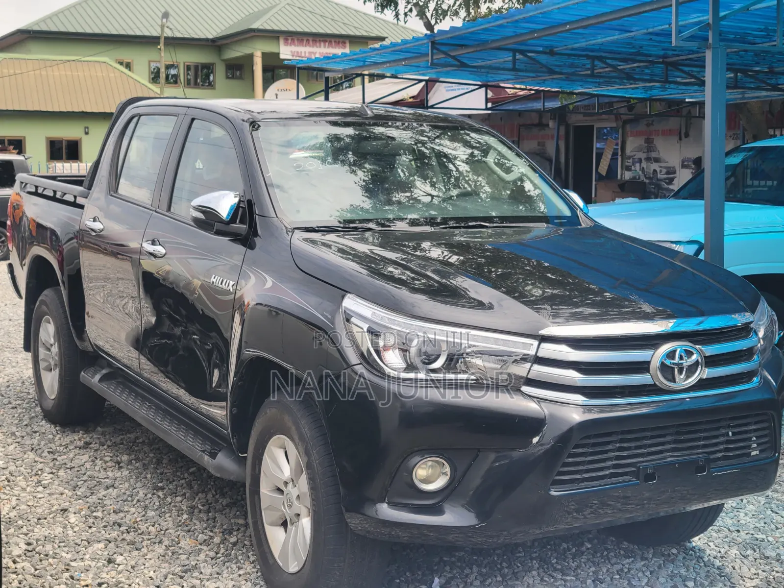 Toyota Hilux 2016 Black