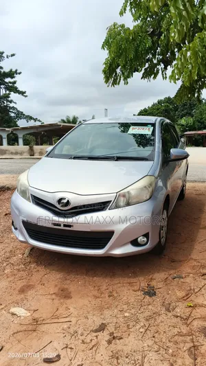 Toyota Vitz 2013 Purple