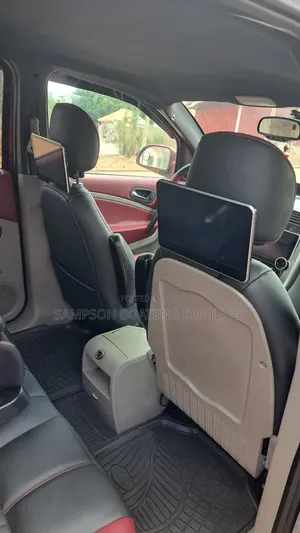 Saturn Vue 2006 Red