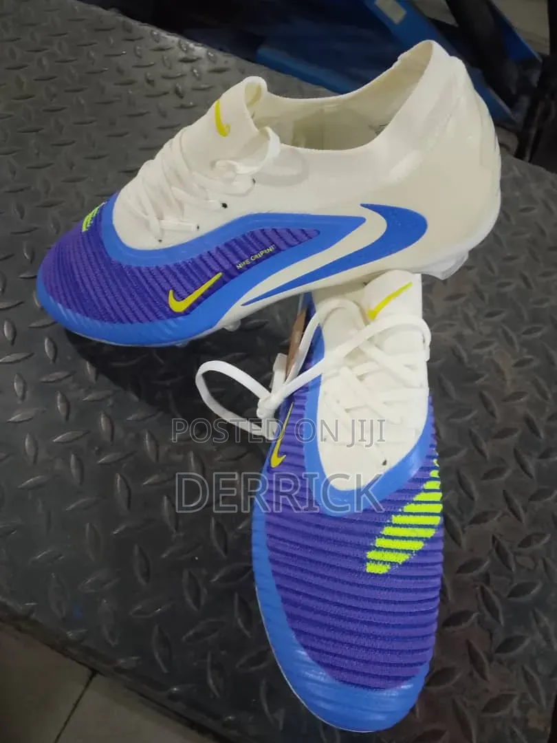 Socca Boots