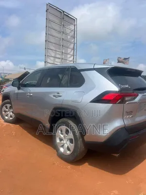 Toyota RAV4 LE AWD 2024 Silver