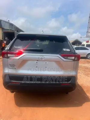 Toyota RAV4 LE AWD 2024 Silver