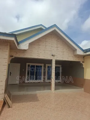 Furnished 4bdrm House in Golf City, Estate, Community 25 for sale