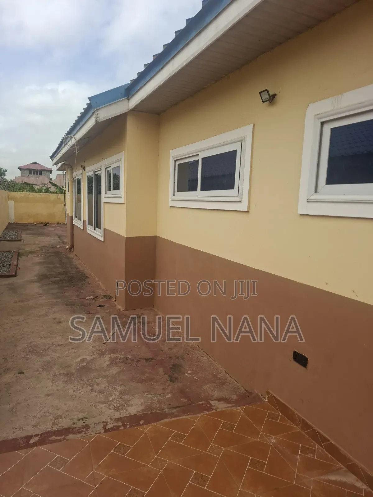Furnished 4bdrm House in Golf City, Estate, Community 25 for sale