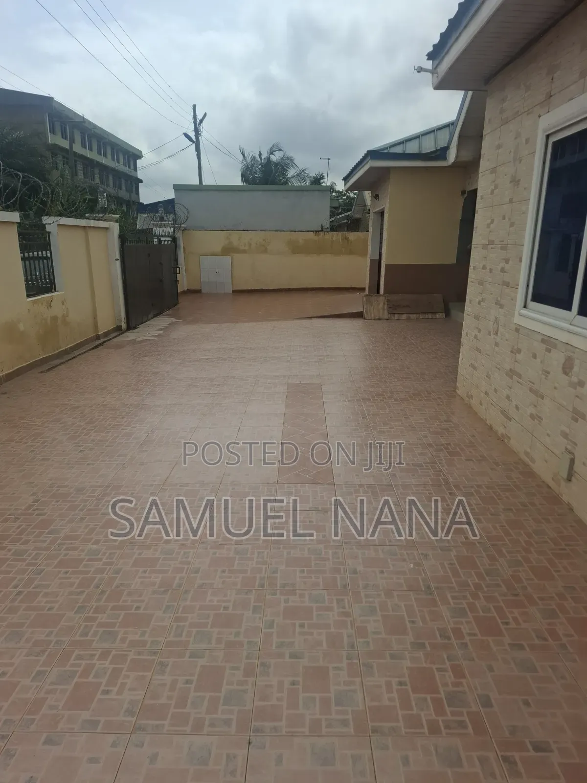 Furnished 4bdrm House in Golf City, Estate, Community 25 for sale