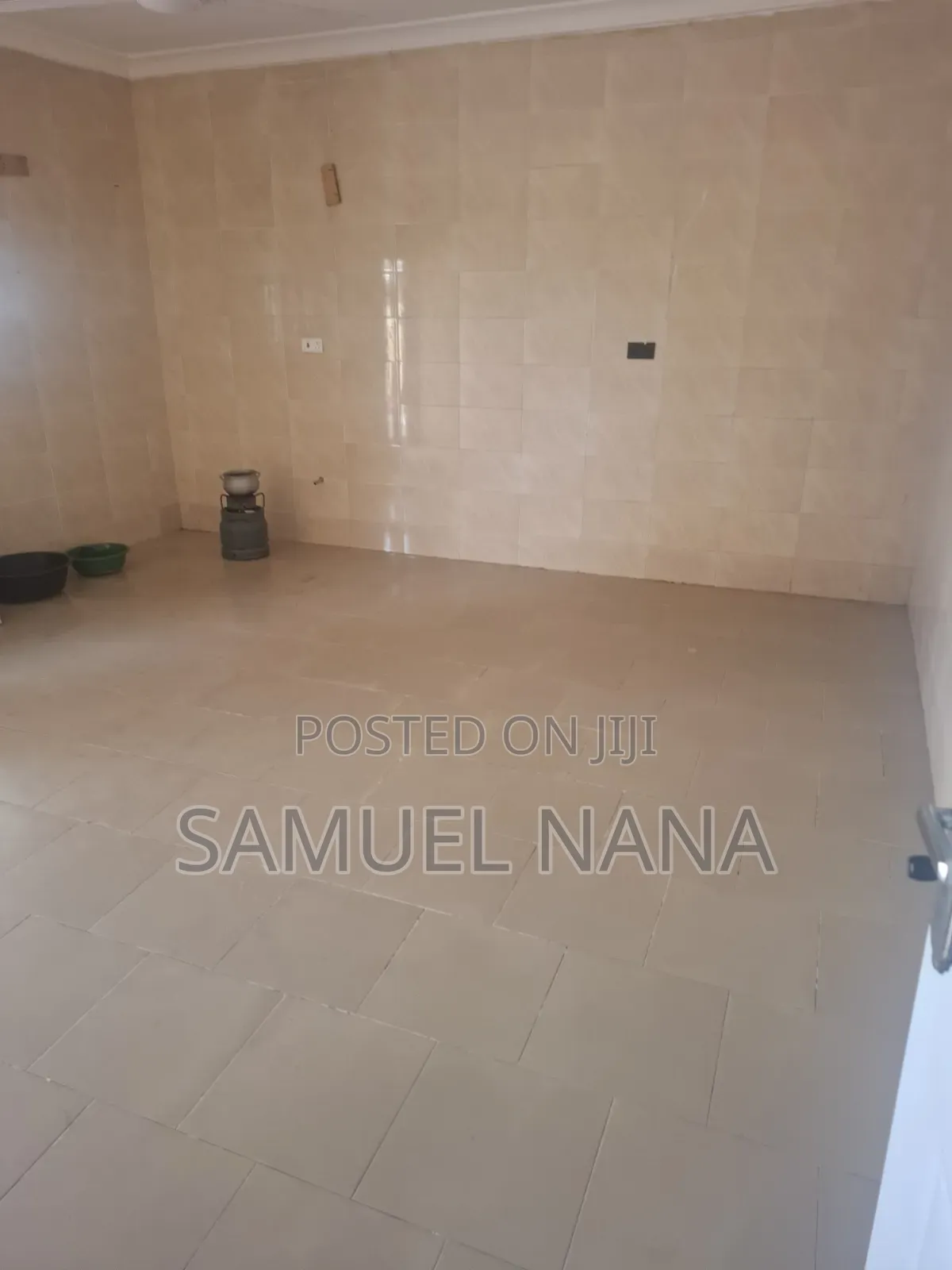 Furnished 4bdrm House in Golf City, Estate, Community 25 for sale
