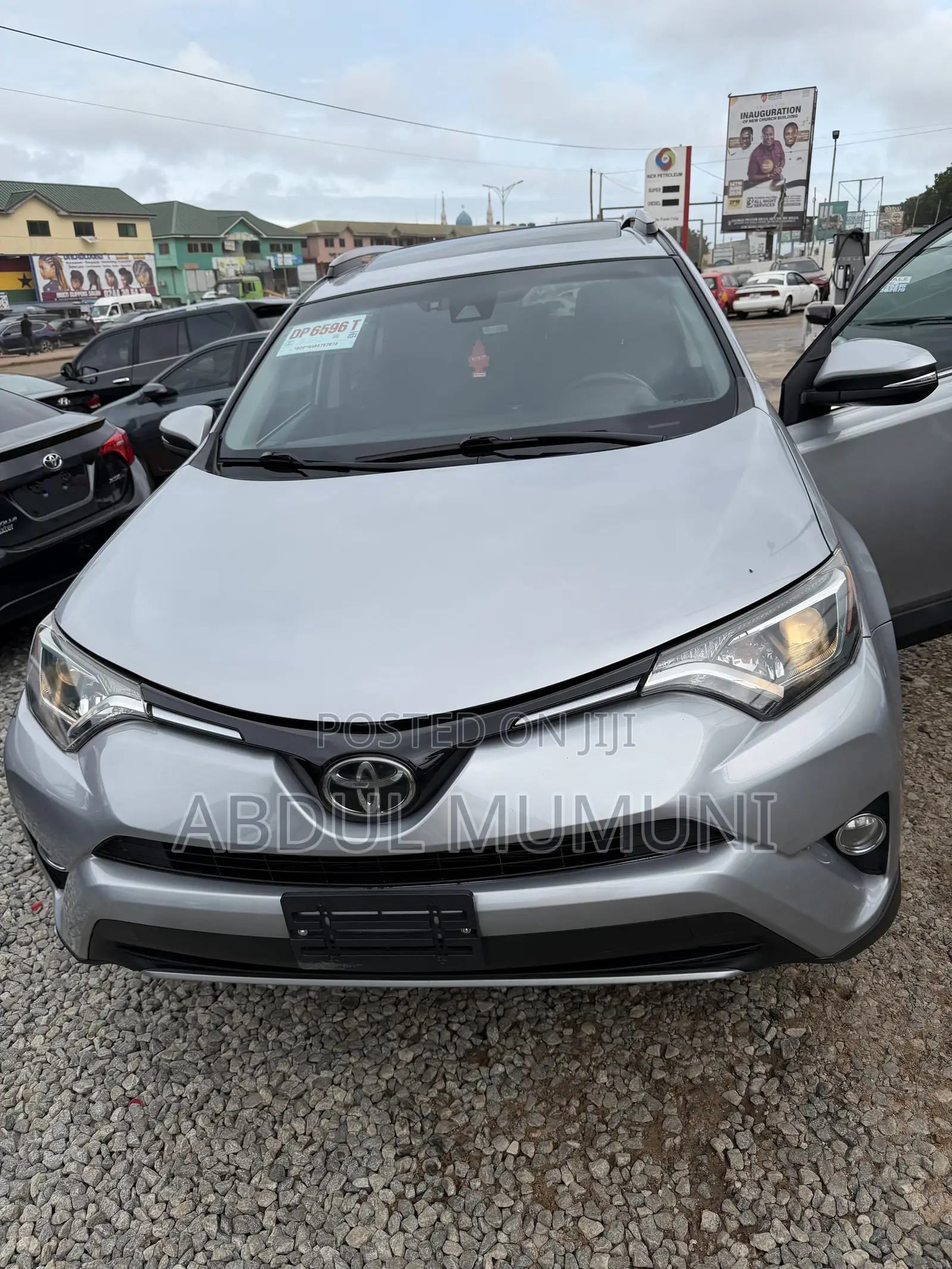 Toyota RAV4 XLE 4dr SUV (2.5L 4cyl 6A) 2018 Silver