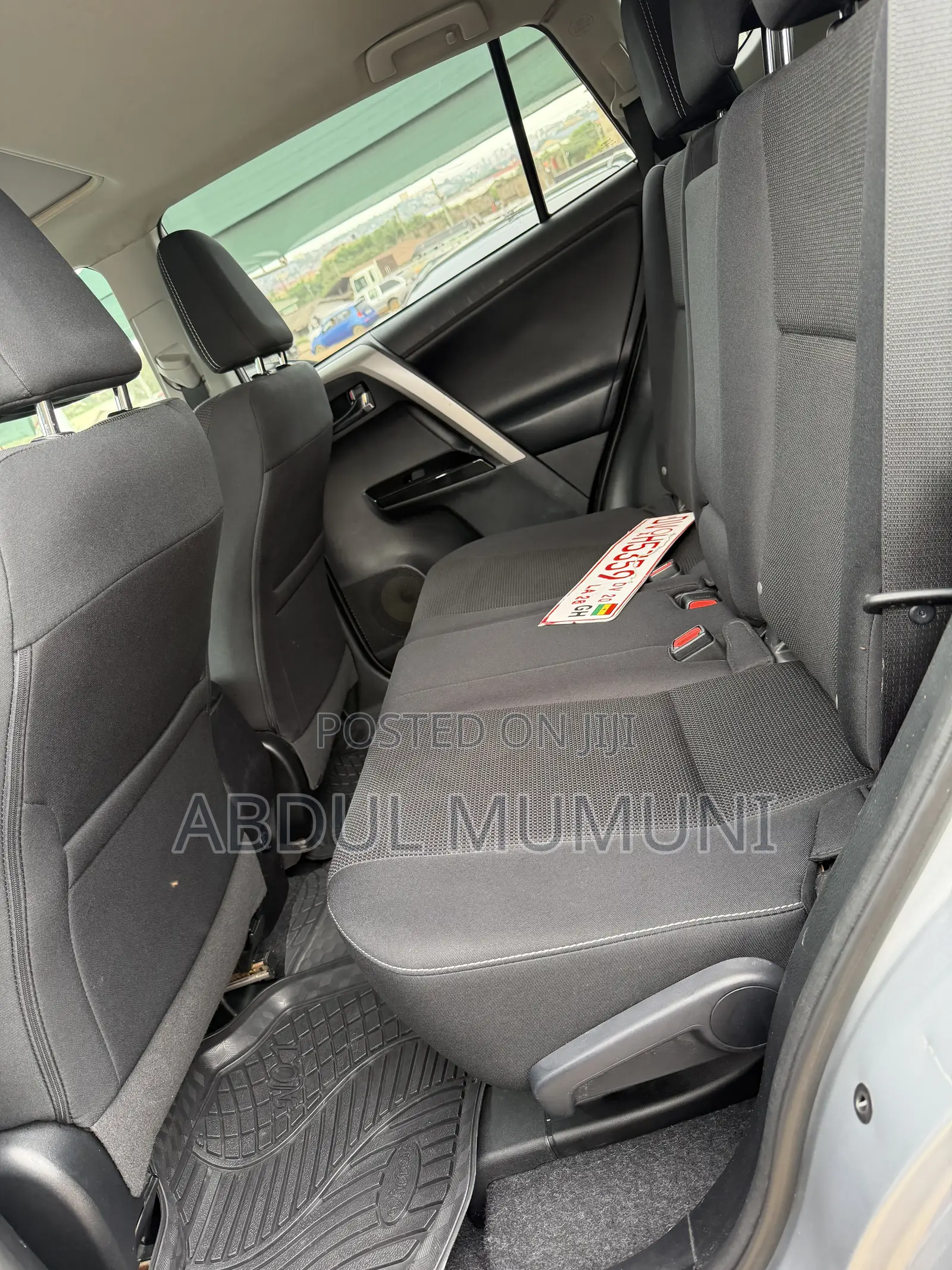 Toyota RAV4 XLE 4dr SUV (2.5L 4cyl 6A) 2018 Silver