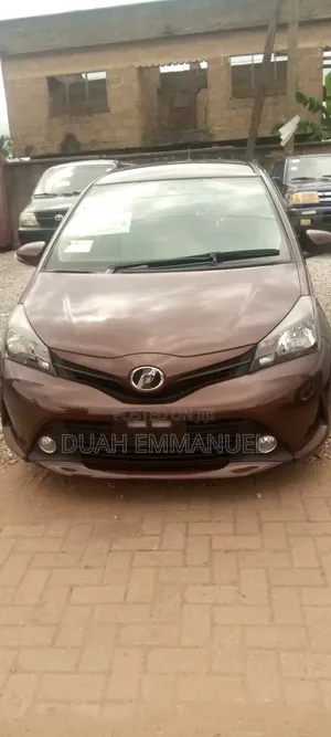 Toyota Vitz 1.3 AWD 5dr 2014 Brown