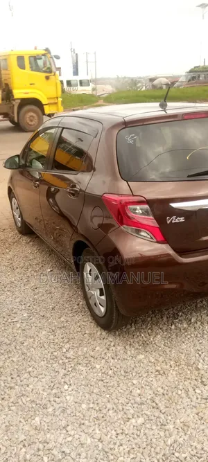 Toyota Vitz 1.3 AWD 5dr 2014 Brown