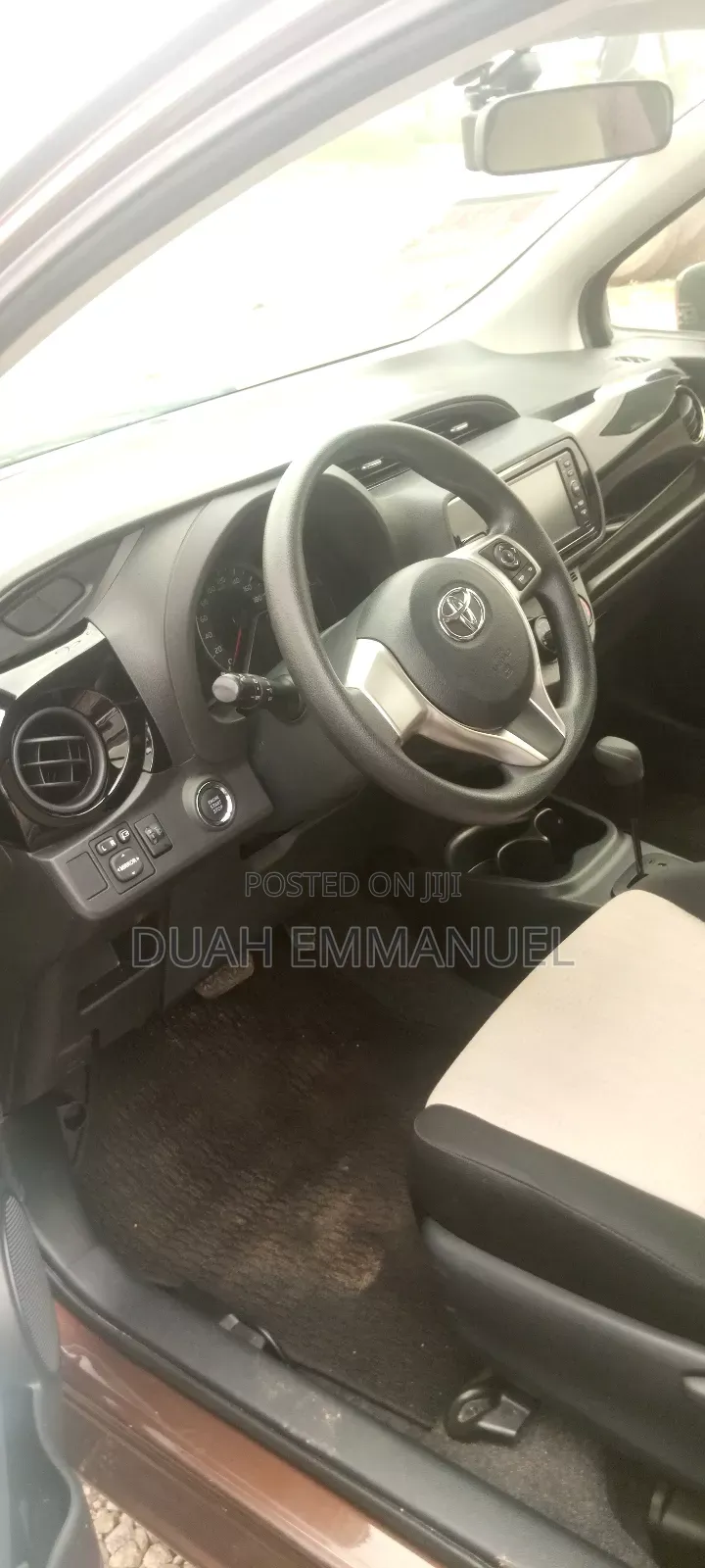 Toyota Vitz 1.3 AWD 5dr 2014 Brown