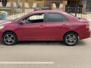 Toyota Yaris 2010 Red