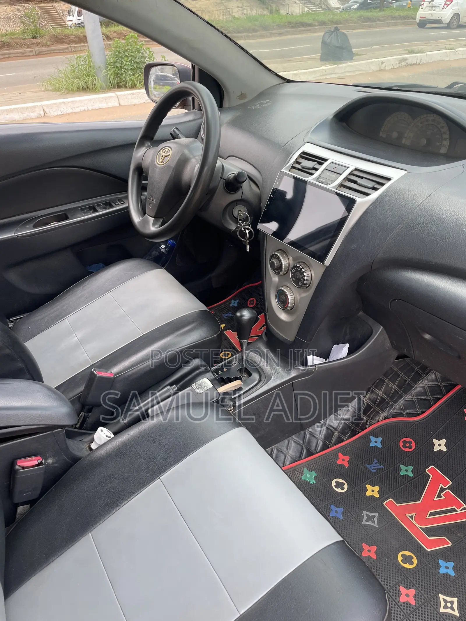 Toyota Yaris 2010 Red