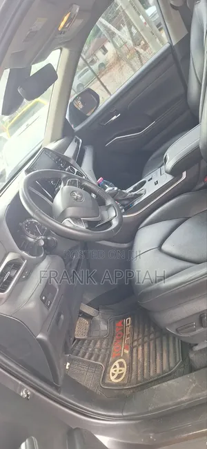 Toyota Highlander 2023 Gray