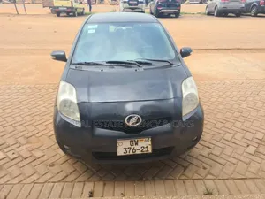 Toyota Vitz 2010 Black