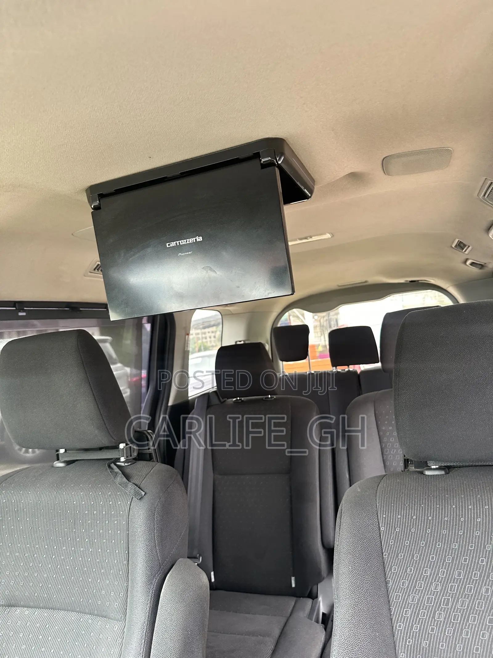 Toyota Noah 1.8 FWD Hybrid (7 seater) 2015 Black