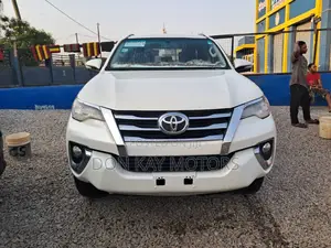 Toyota Fortuner 2.7 AWD 2020 White