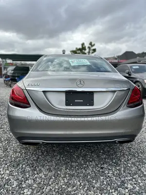 Mercedes-Benz C300 2020