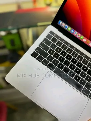 Laptop Apple MacBook Pro 2017 16GB Intel Core i7 SSD 512GB