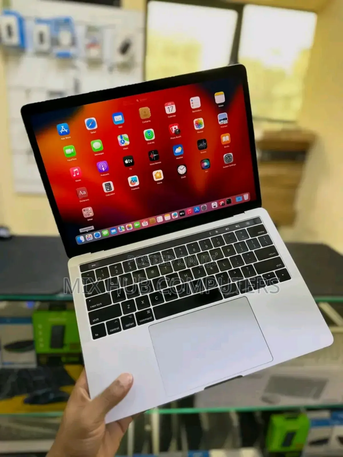 Laptop Apple MacBook Pro 2017 16GB Intel Core i7 SSD 512GB