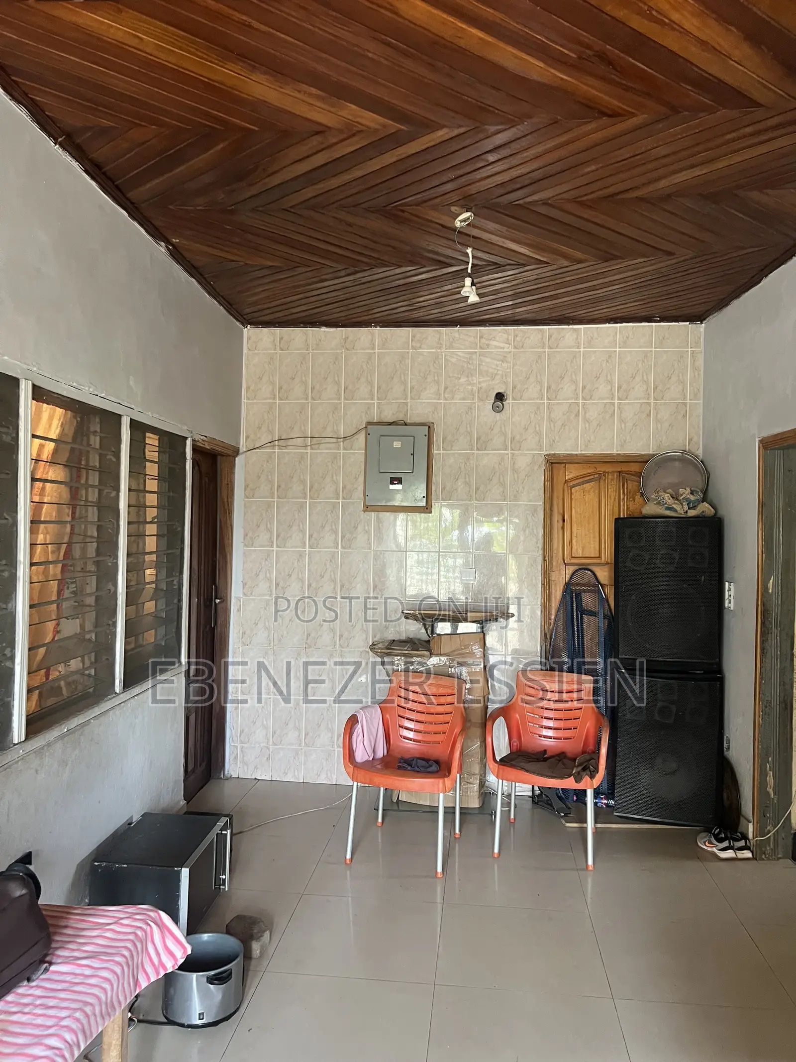 4bdrm House in West Hills Mall Area for sale
