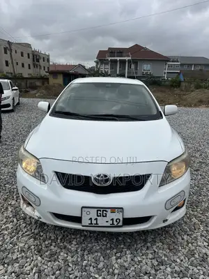 Toyota Corolla 2010 White