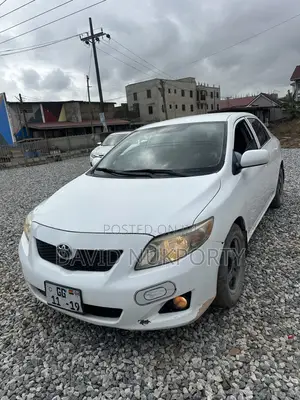 Toyota Corolla 2010 White