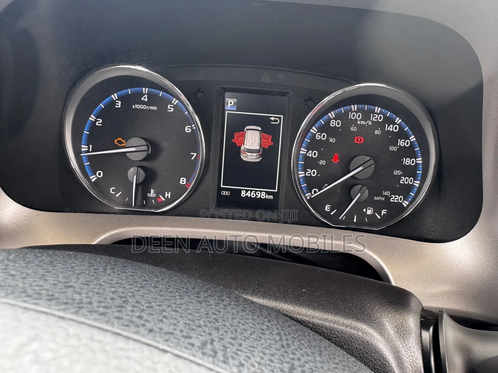 Toyota RAV4 XLE 4dr SUV AWD (2.5L 4cyl 6A) 2018 Silver