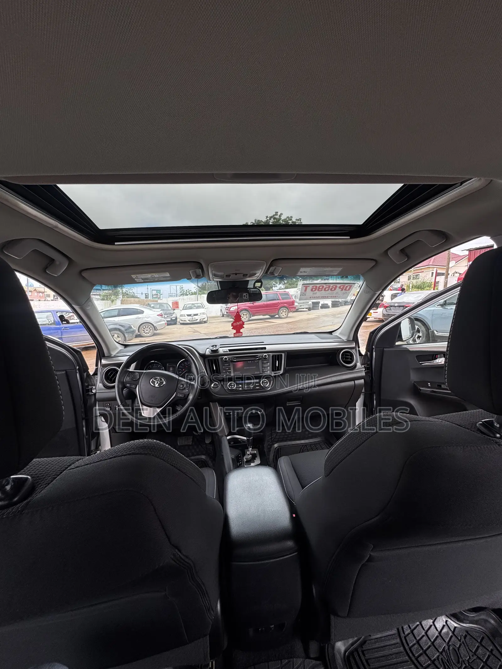 Toyota RAV4 XLE 4dr SUV AWD (2.5L 4cyl 6A) 2018 Silver