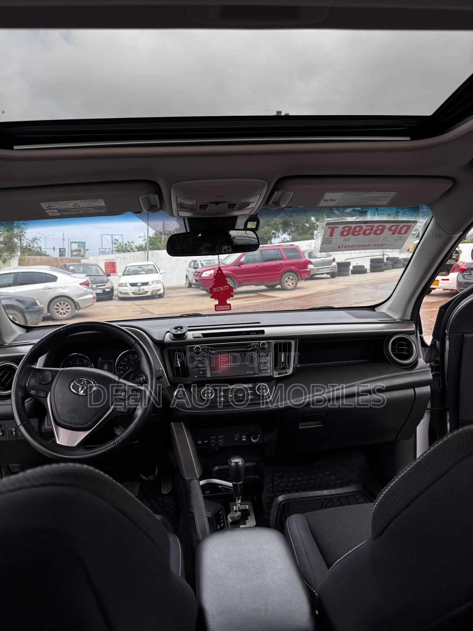 Toyota RAV4 XLE 4dr SUV AWD (2.5L 4cyl 6A) 2018 Silver