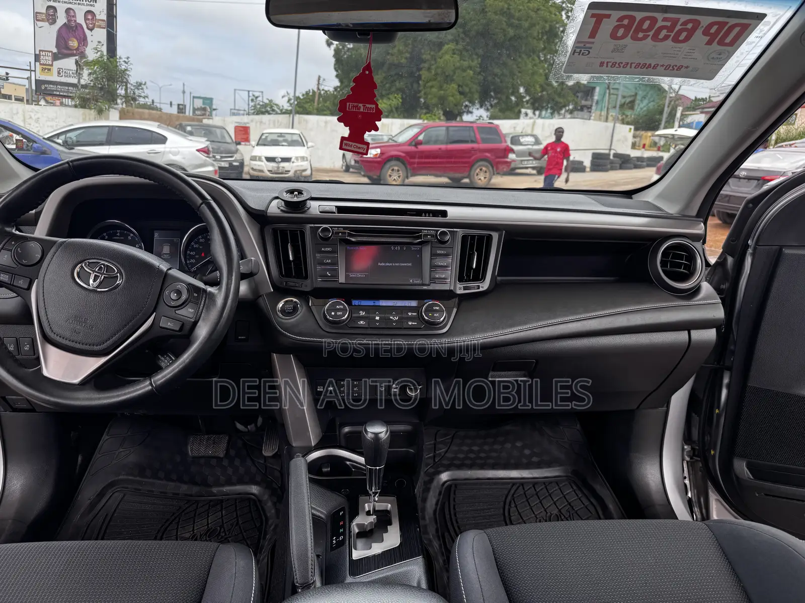 Toyota RAV4 XLE 4dr SUV AWD (2.5L 4cyl 6A) 2018 Silver