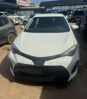 Toyota Corolla SE (1.8L 4cyl 6M) 2018 White
