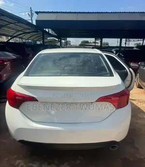 Toyota Corolla SE (1.8L 4cyl 6M) 2018 White