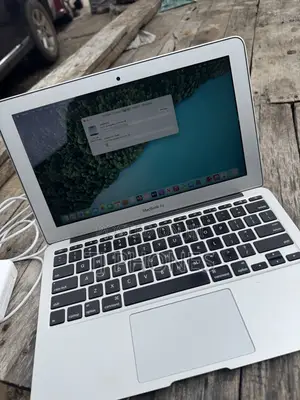 Laptop Apple MacBook Air 2015 4GB Intel Core i5 SSD 128GB