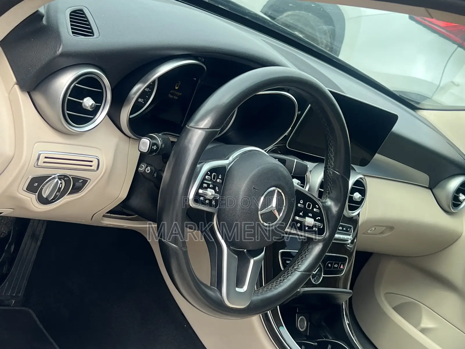 Mercedes-Benz C300 2019 Blue