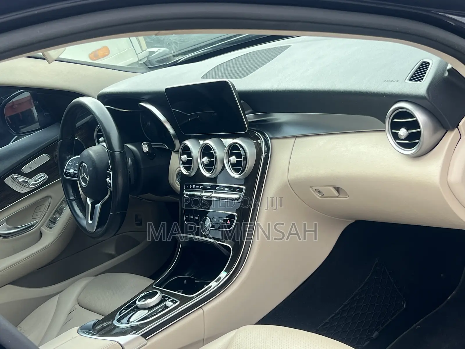 Mercedes-Benz C300 2019 Blue