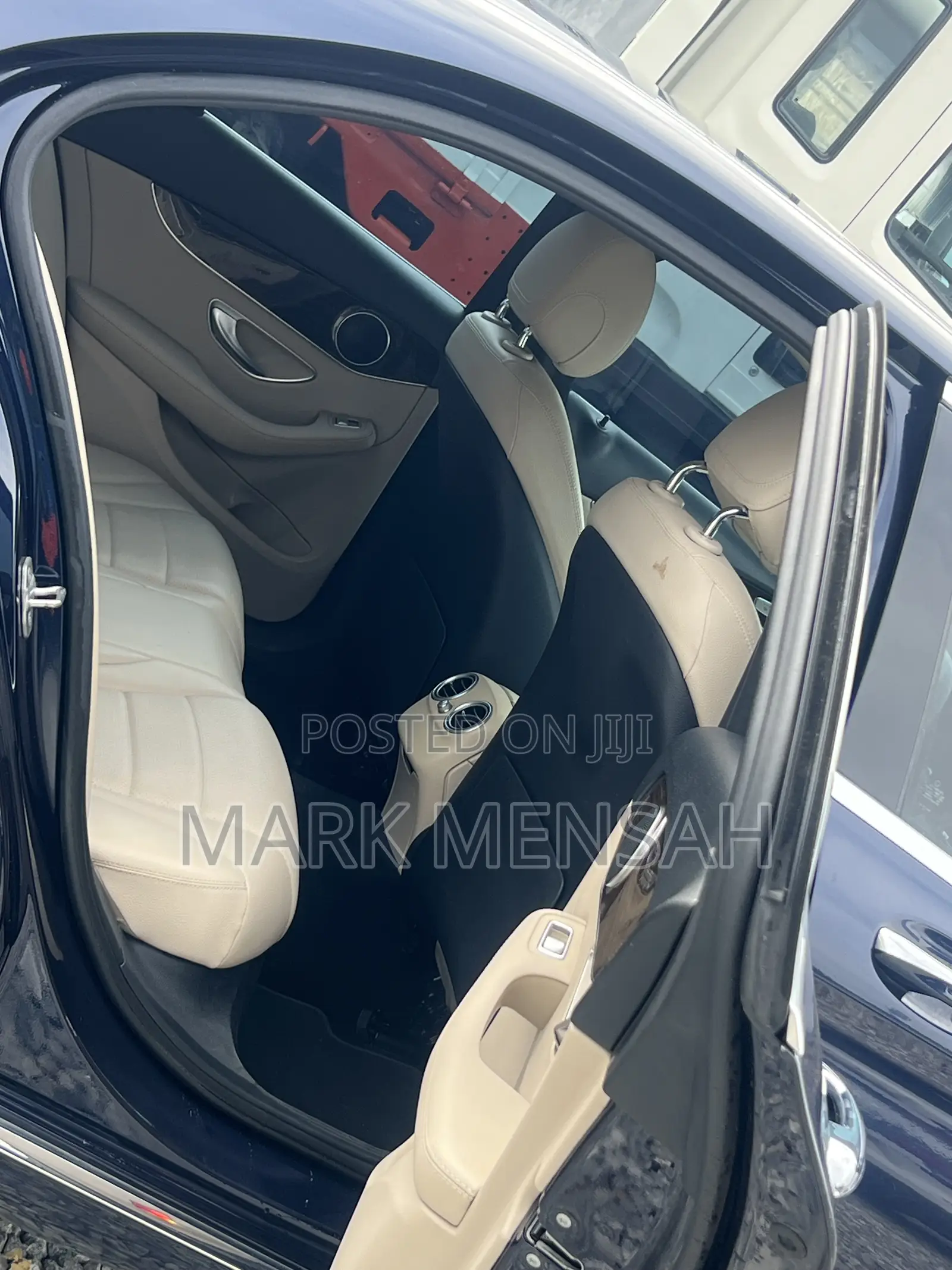 Mercedes-Benz C300 2019 Blue