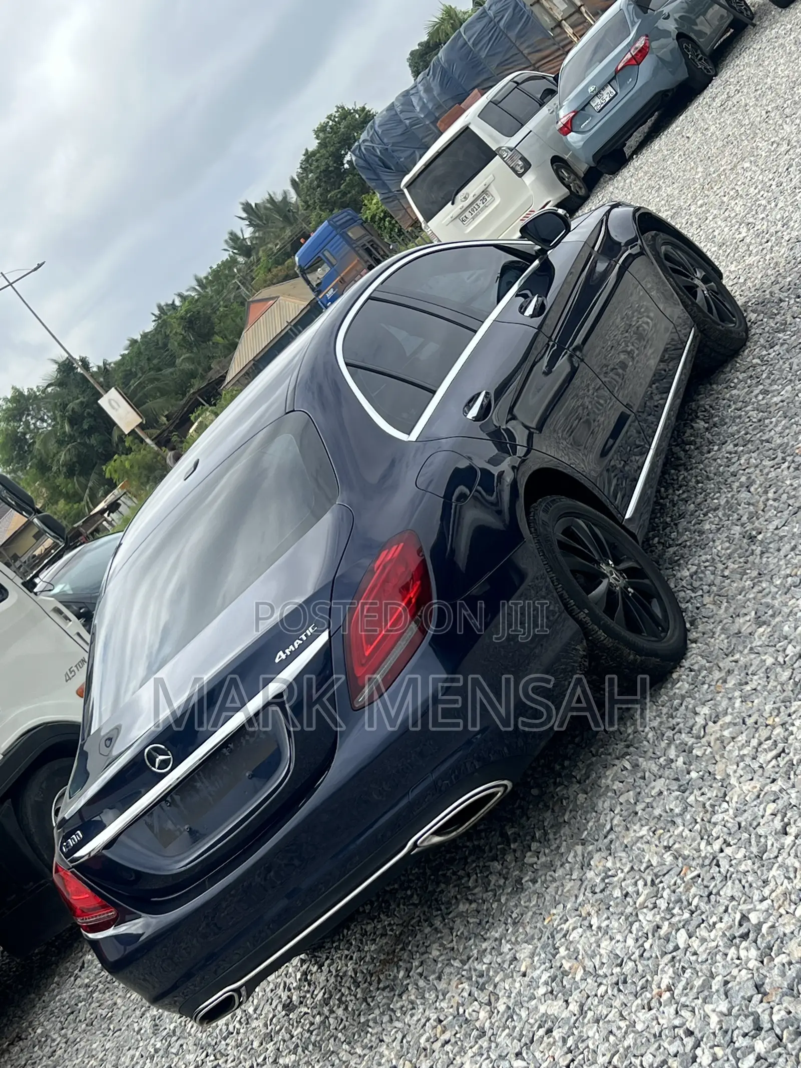Mercedes-Benz C300 2019 Blue