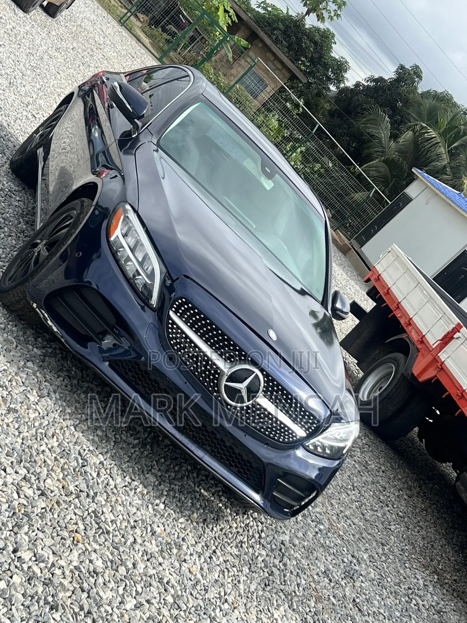 Mercedes-Benz C300 2019 Blue