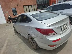 Hyundai Accent 2016 Silver